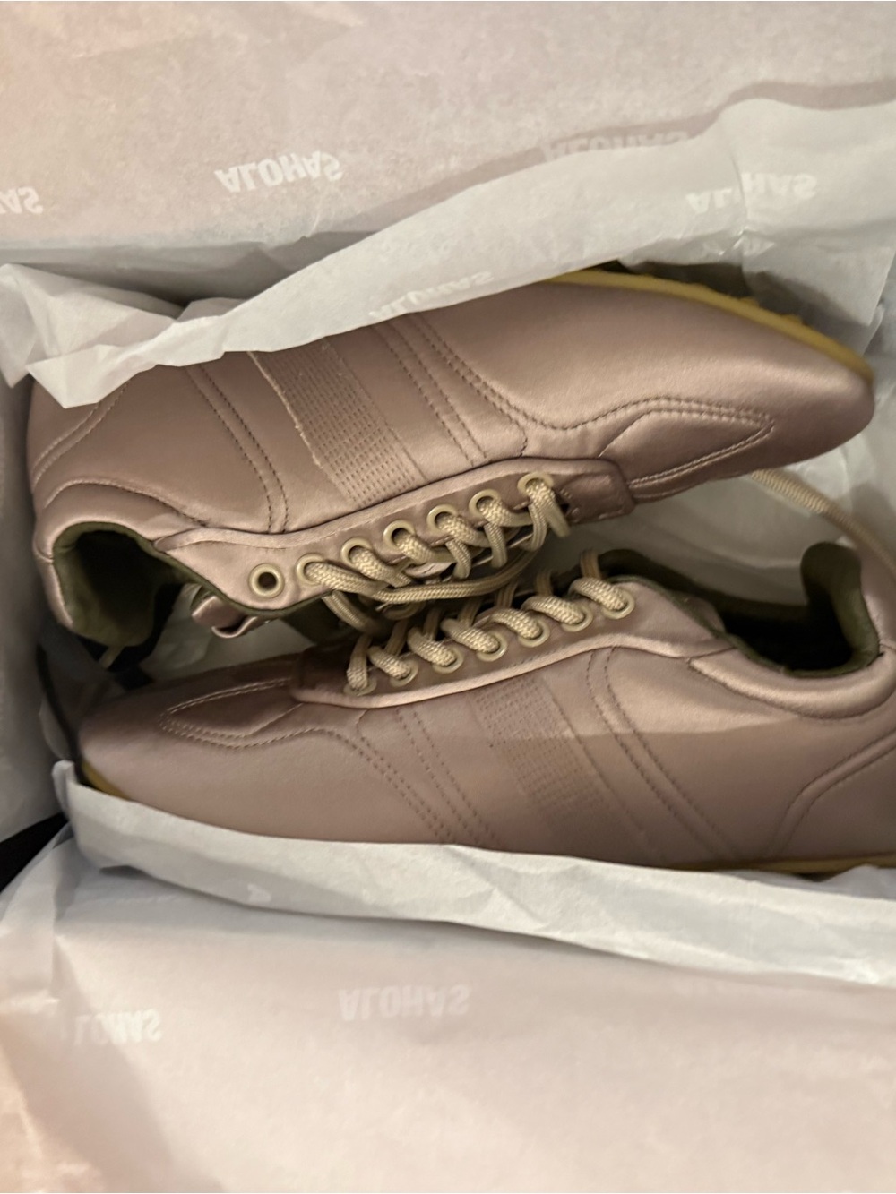 ALOHAS Metallic Blush Lace-Up Sneakers